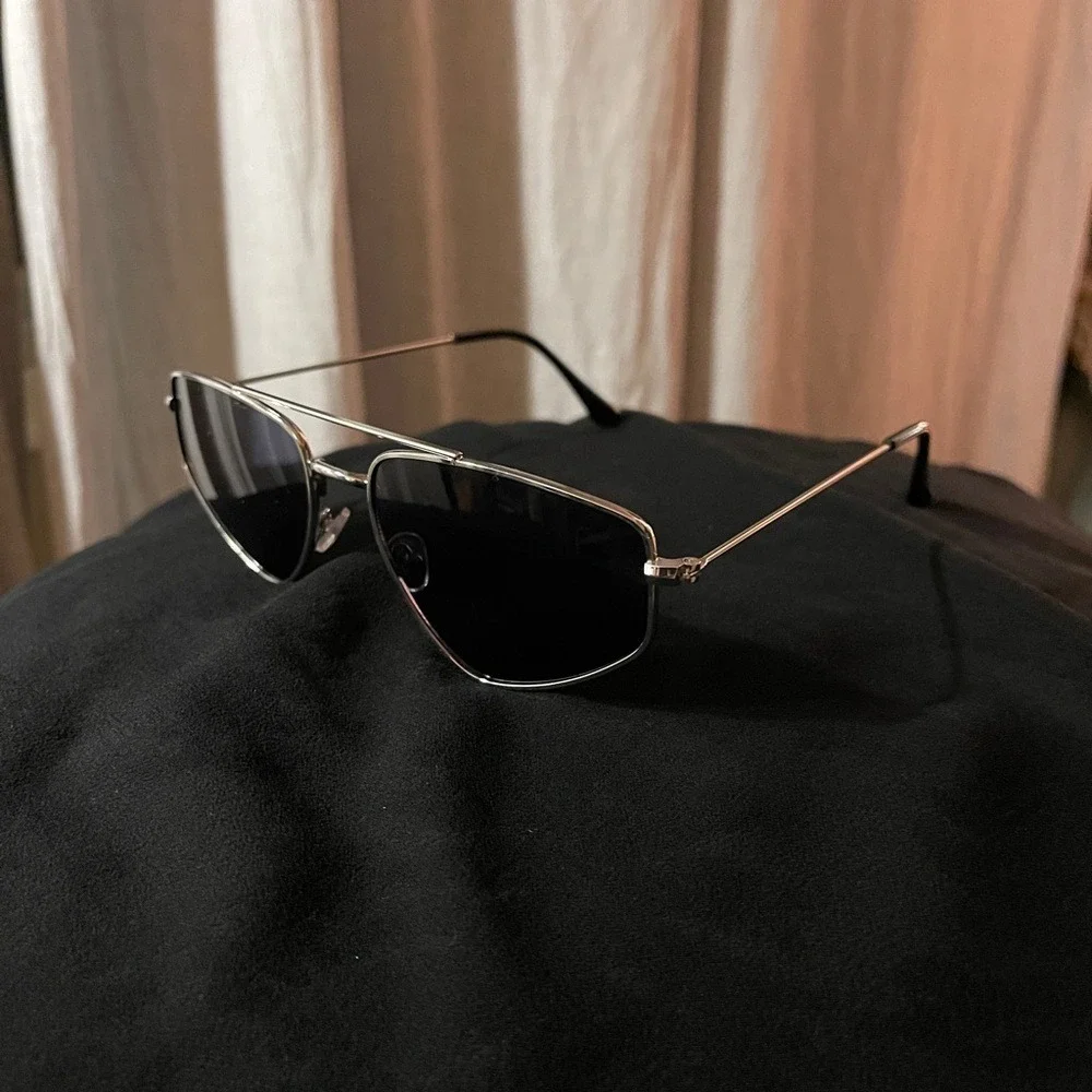 Basic Aviators silver with gray blue lens used 90s angular style cute trending‎